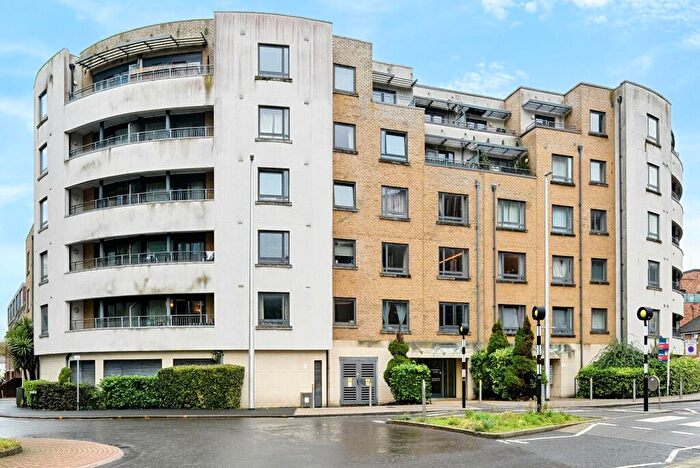2 Bedroom Penthouse To Rent In Stanley Road, Woking, GU21