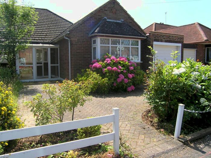 2 Bedroom Bungalow To Rent In Shelton Avenue, Warlingham CR6