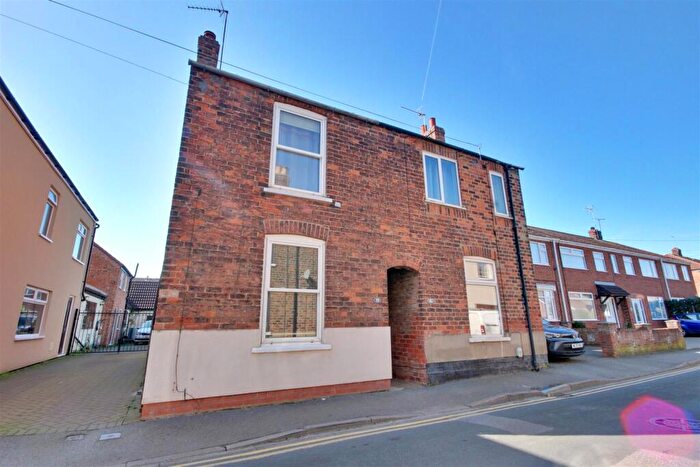 2 Bedroom Semi Detached House For Sale In Norwood Grove, Beverley, HU17