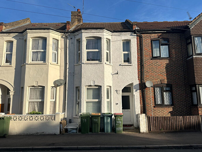 5 Bedroom Terraced House For Sale In Otley Road, Custom House, London, E16