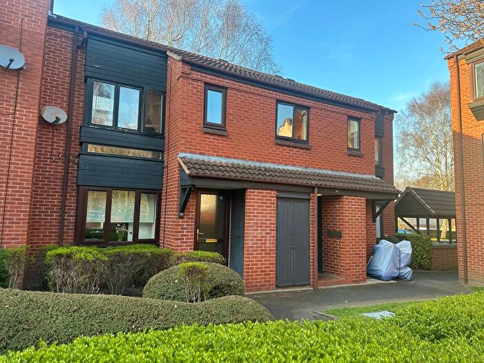 1 Bedroom Flat To Rent In Spring Pool, Warwick, CV34