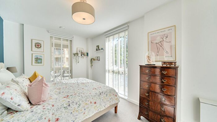 1 Bedroom Flat For Sale In Peart House, NW7