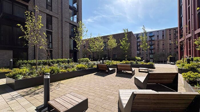 2 Bedroom Flat To Rent In The Railings, Middlewood Locks, M5