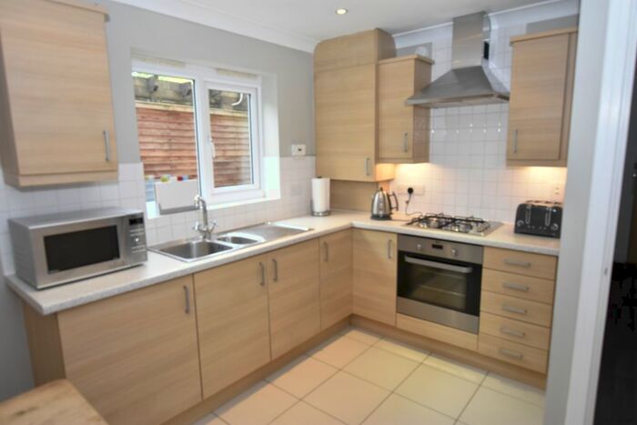 2 Bedroom Flat To Rent In Sheepcot Lane, Leavesden, Watford, WD25
