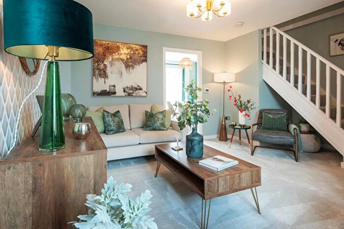 3 Bedroom End Of Terrace House For Sale In Shillingford Road, Alphington, Exeter, EX2