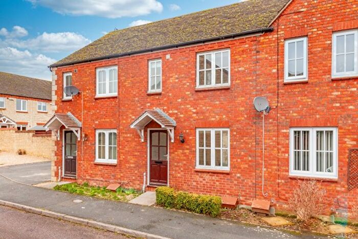 2 Bedroom Terraced House To Rent In Lyneham Close, Witney, OX28