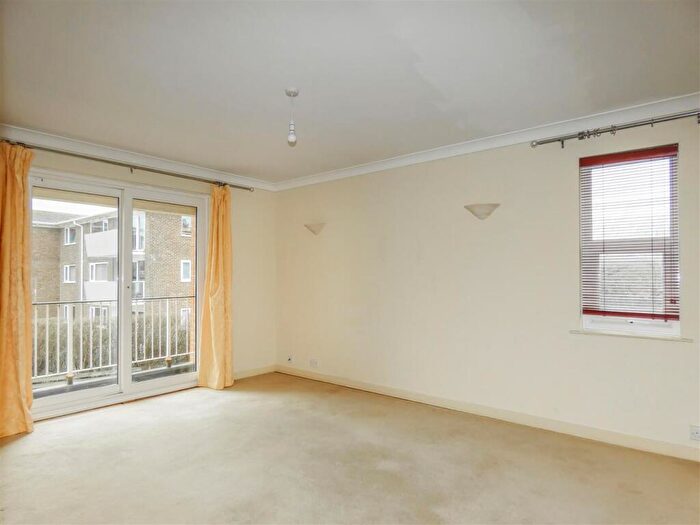 2 Bedroom Apartment To Rent In The Gilberts, Rustington, BN16