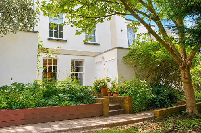 2 Bedroom Flat To Rent In Pro Cathedral Lane, Clifton, BS8