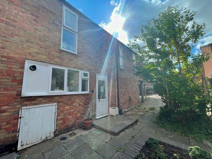3 Bedroom House To Rent In Armada Close, Laindon, Basildon, SS15