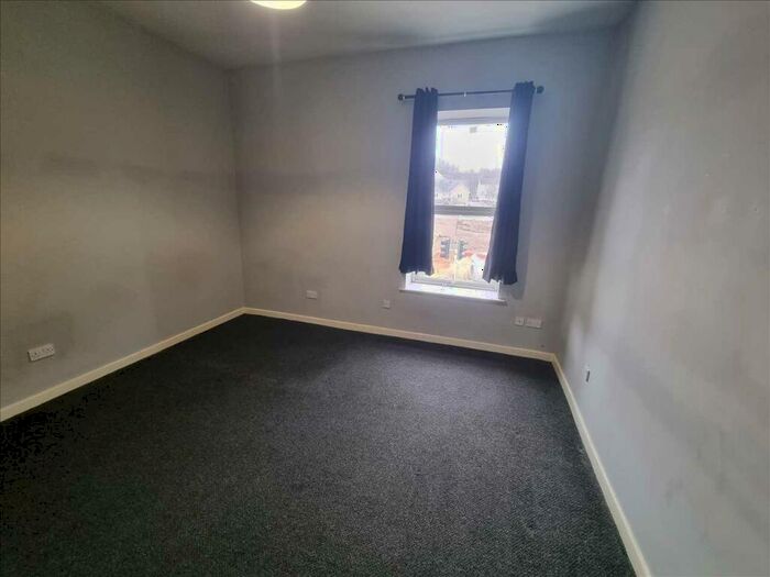 1 Bedroom Apartment To Rent In Cooperative Buildings, Brighouse, HD6