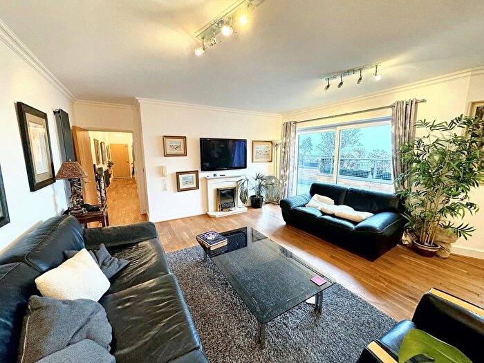 3 Bedroom Flat For Sale In Penthouse, The Atrium, Bury Old Road, Whitefield, M45