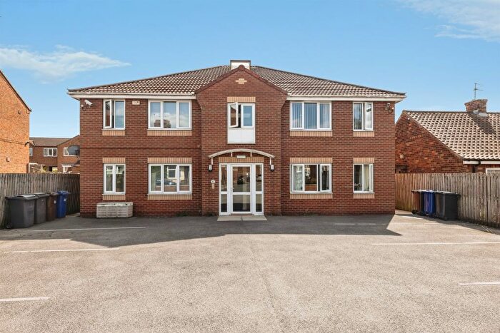 2 Bedroom Flat For Sale In Flaxley Road, Selby, YO8