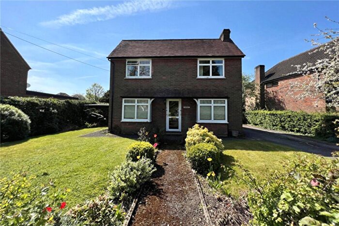 4 Bedroom Detached House For Sale In Coleshill Lane, Winchmore Hill, Amersham, Buckinghamshire, HP7