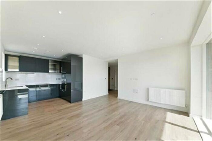 2 Bedroom Apartment To Rent In Blenheim Mansions, Harringey, Hornsey, Wood Green, N8