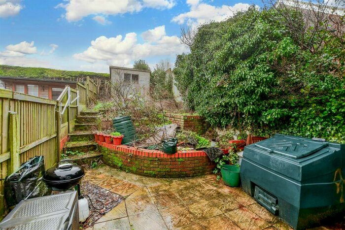 1 Bedroom End Of Terrace House For Sale In The Street, Guston, Dover, Kent, CT15