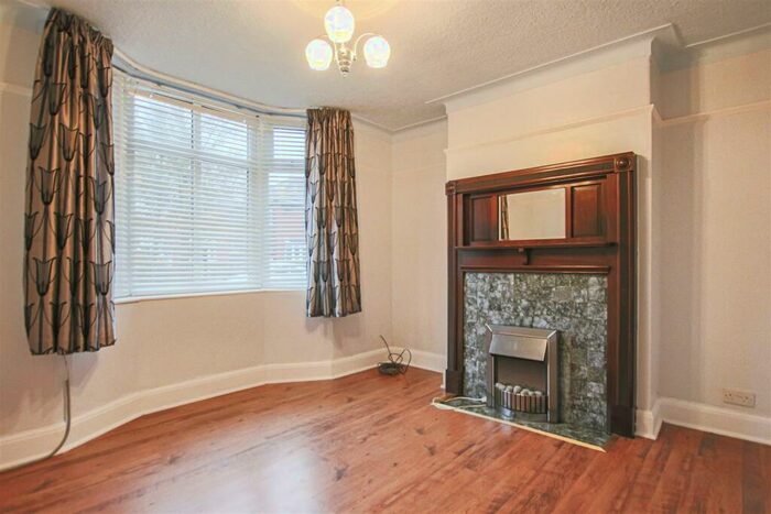 3 Bedroom Semi-Detached House To Rent In Rosslyn Road, Moston, Manchester, M40