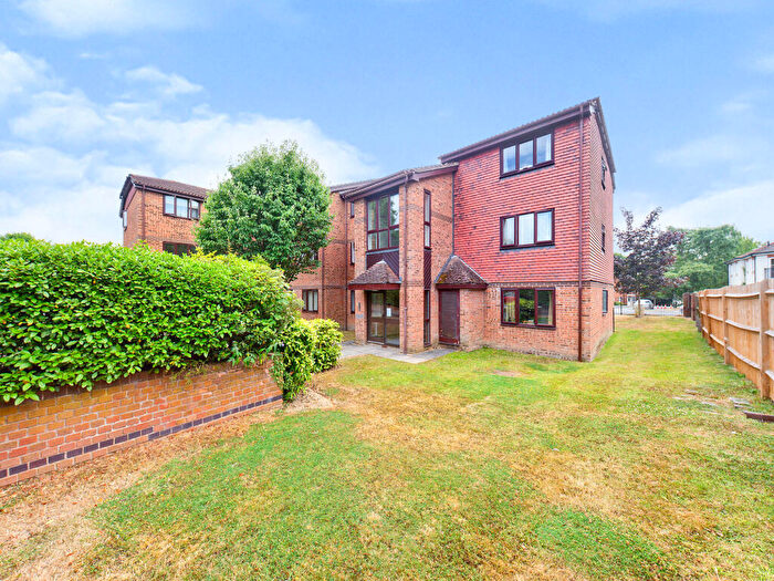1 Bedroom Apartment For Sale In Tanyard Close, Horsham, RH13