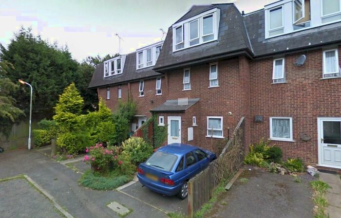 1 Bedroom Flat To Rent In Mellow Purgess Close, Basildon, Essex, SS15