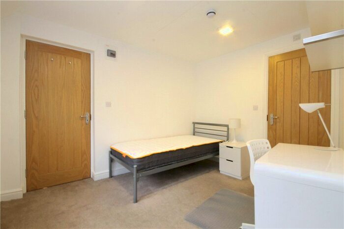 1 Bedroom Property To Rent In Portsmouth Road, Guildford, Surrey, GU2