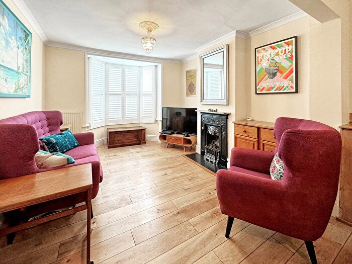 3 Bedroom Terraced House For Sale In Station Road, Amersham, HP6