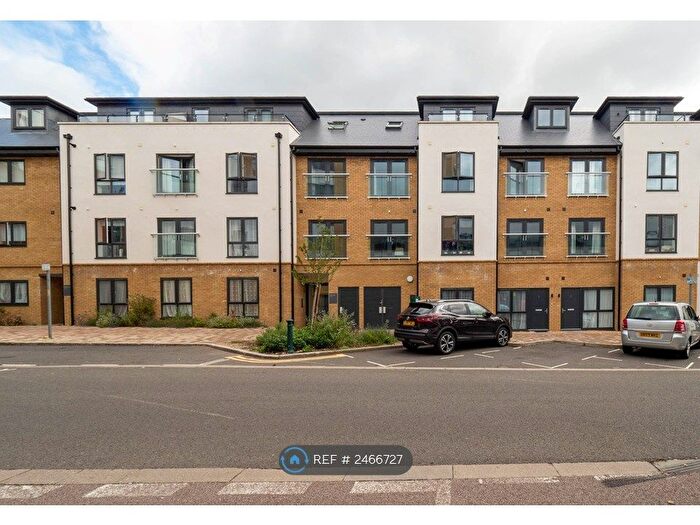 1 Bedroom Flat To Rent In Sapphire Court, Watford, WD17