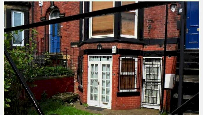 3 Bedroom Flat To Rent In Regent Park Terrace, Leeds, West Yorkshire LS6