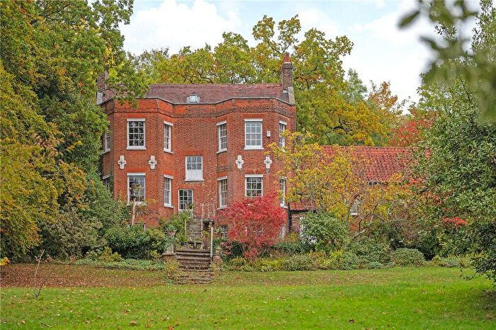 5 Bedroom Detached House For Sale In Wise Lane, Mill Hill, London, NW7