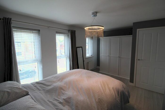3 Bedroom Semi-Detached House For Sale In Viscount Street, Fitzwilliam, Pontefract, WF9