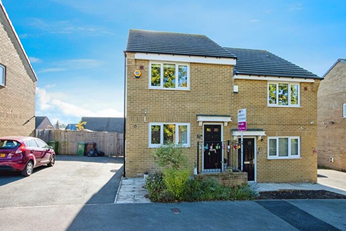 2 Bedroom Semi-Detached House For Sale In Blencartha Crescent, Leeds, LS9