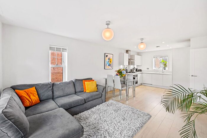 1 Bedroom Flat For Sale In Ref: Sb - Brocklehurst Way, Westvale Park, RH6