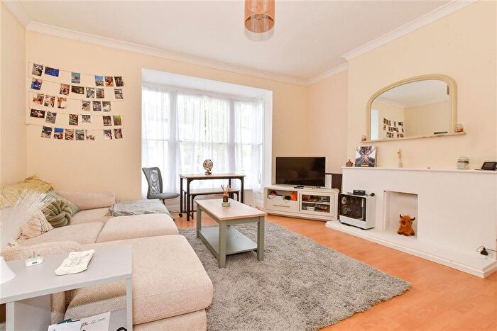 1 Bedroom Flat For Sale In Carisbrooke Road, Newport, Isle Of Wight, PO30