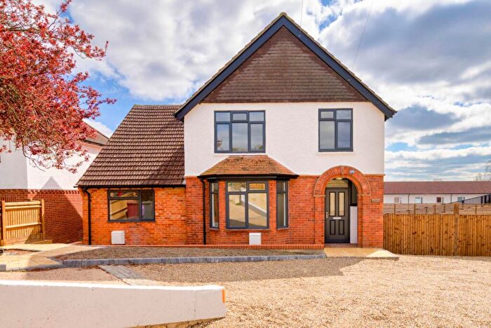 2 Bedroom Semi Detached House For Sale In Henley Road, Caversham, Reading, RG4