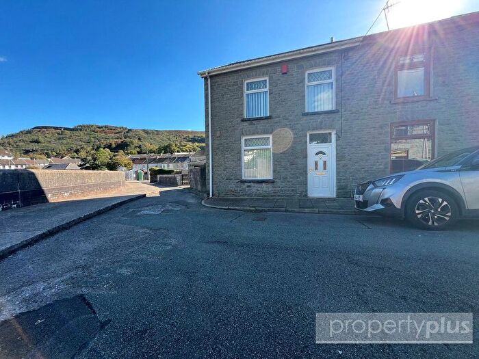 3 Bedroom End Terrace House For Sale In Lloyd Street, Pentre, Rhonnda Cynon Taff, CF41