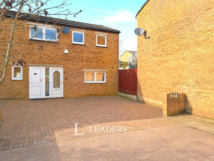 4 Bedroom Semi Detached House To Rent In Gledfield Place, Hodge Lea, Milton Keynes, MK12