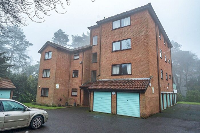 2 Bedroom Flat For Sale In Dean Park Road, Orchardleigh Park, BH1