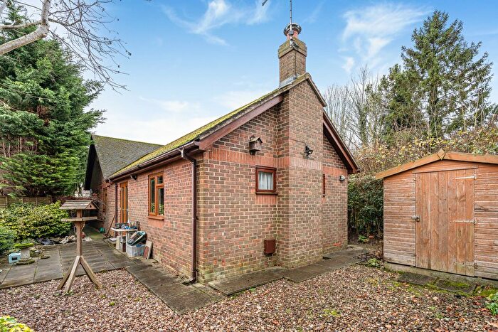 2 Bedroom Detached Bungalow For Sale In Grange Close, Markyate, St. Albans, AL3
