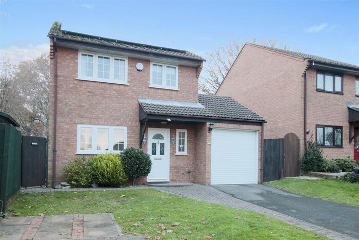 3 Bedroom Detached House To Rent In Coombedale, Locks Heath, Southampton, SO31