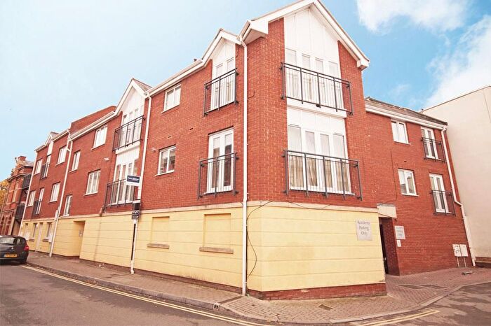 2 Bedroom Flat To Rent In New Street, Cheltenham, GL50