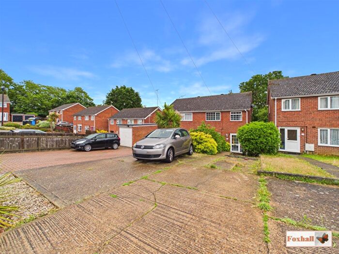 3 Bedroom Semi Detached House For Sale In Laurelhayes, Ipswich, IP2