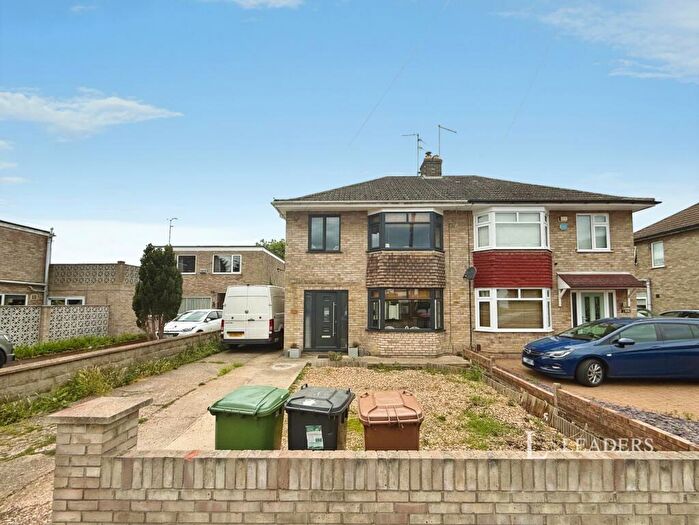 3 Bedroom Semi-Detached House To Rent In Lincoln Road, Peterborough, Cambridgeshire, PE4