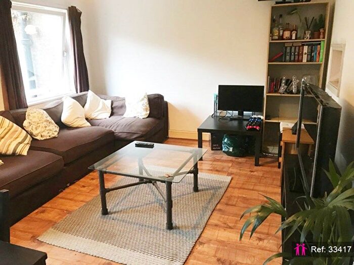 4 Bedroom Maisonette To Rent In Nelson Square, London, SE1