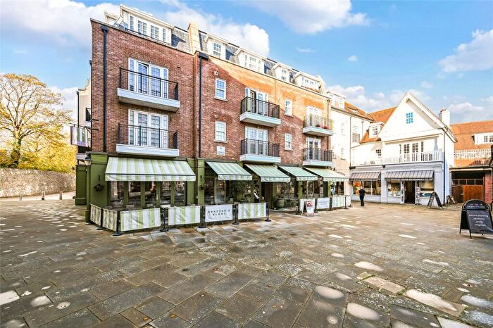 2 Bedroom Apartment For Sale In Church Square, Chichester, West Sussex, PO19