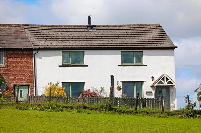 3 Bedroom End Of Terrace House For Sale In Acres, Chadderton, Oldham, Greater Manchester, OL1