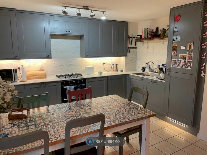 4 Bedroom Terraced House To Rent In Loop Road, Bristol BS16