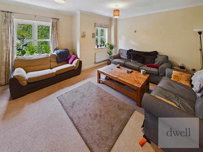 4 Bedroom Town House To Rent In Alnwick View, Weetwood, Leeds, LS16