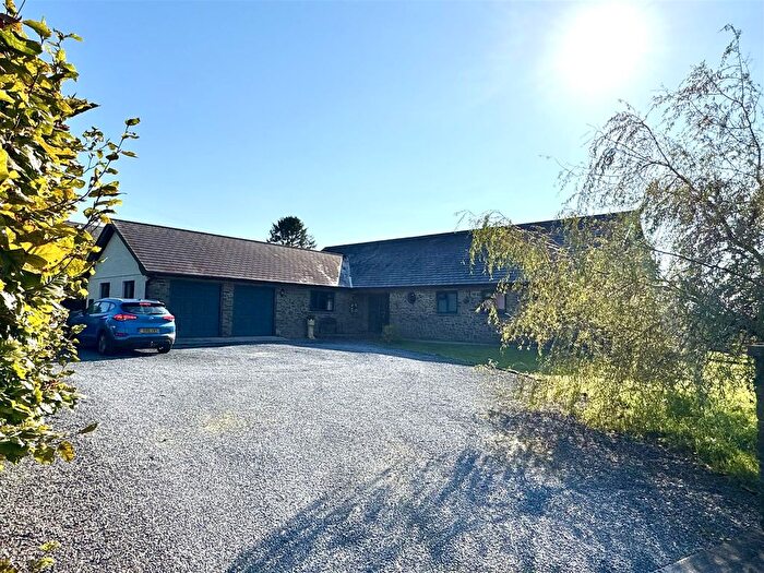 6 Bedroom Detached House For Sale In Capel Hendre, Ammanford, SA18