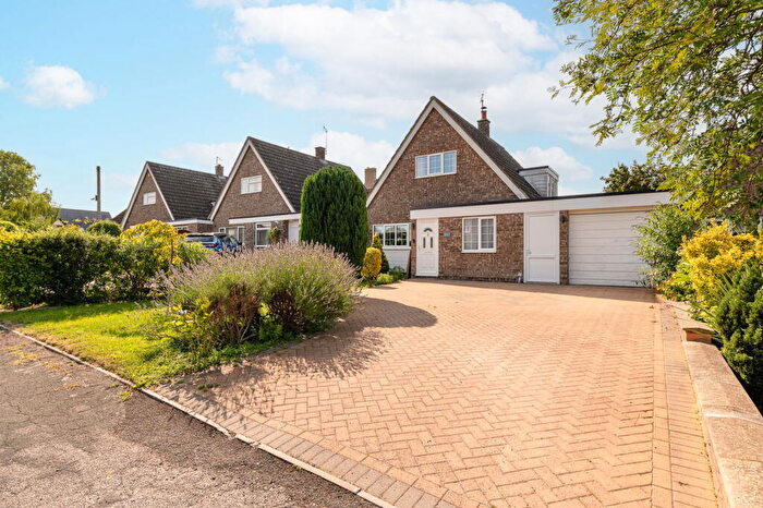 3 Bedroom Detached House For Sale In Yeomans Close, Catworth, PE28