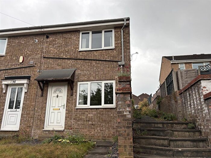 2 Bedroom Town House To Rent In Ripley Road, Liversedge, WF15