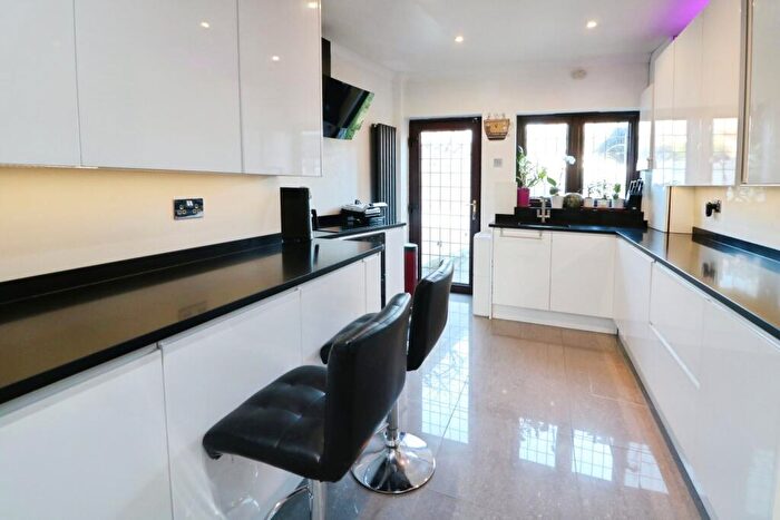 4 Bedroom Semi Detached House For Sale In Peregrine Road, Ilford, IG6