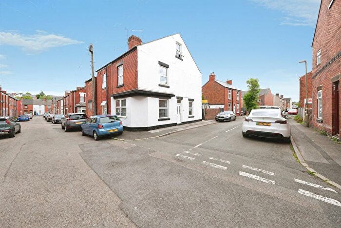 3 Bedroom Semi-Detached House For Sale In Bank Street, Chesterfield, S40